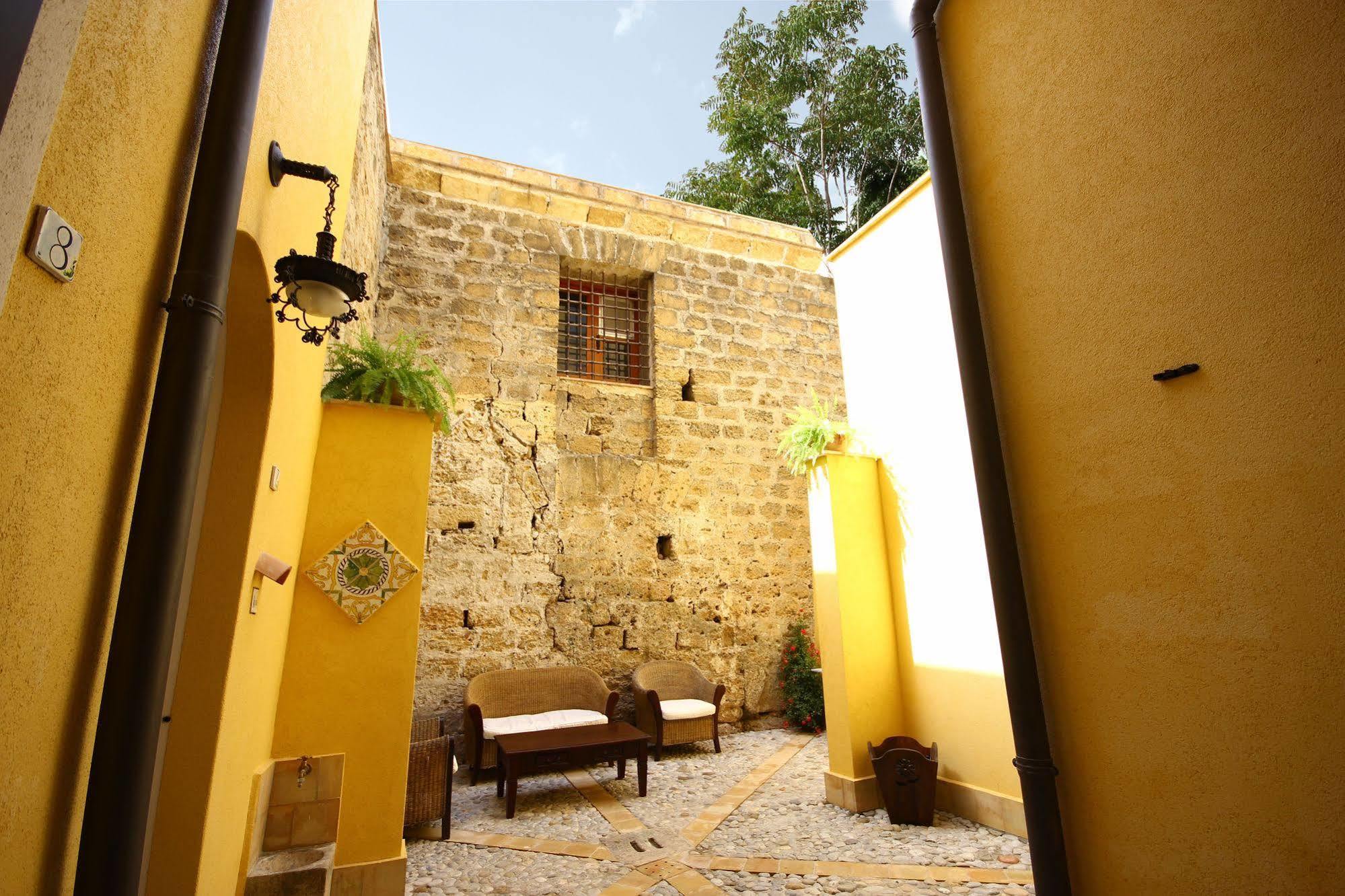 Bed and Breakfast Khalisah Palermo Exterior foto