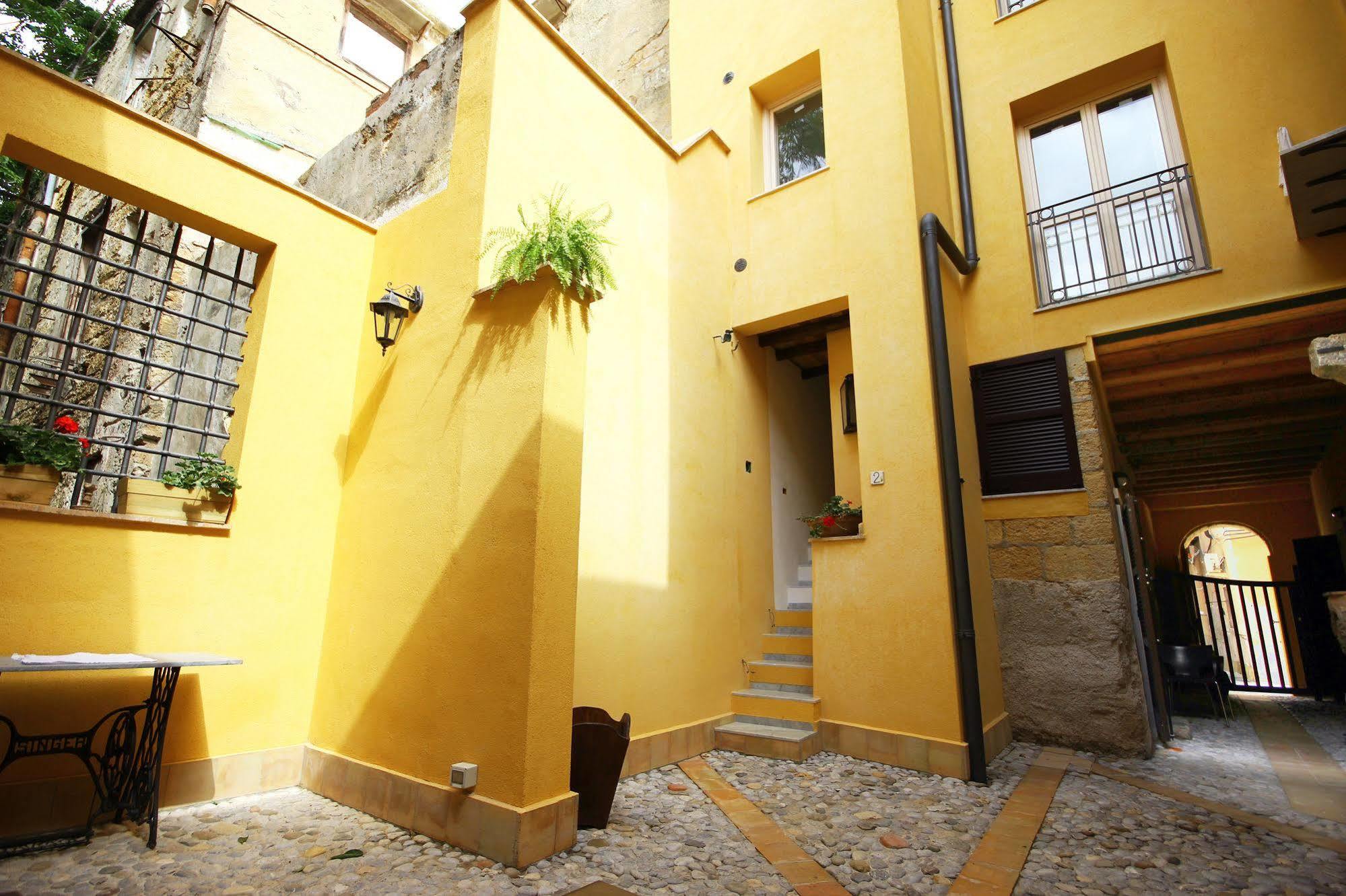 Bed and Breakfast Khalisah Palermo Exterior foto